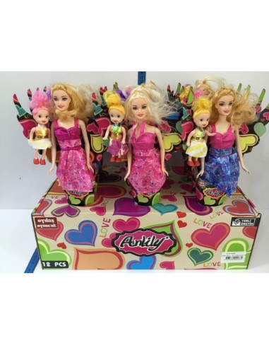 STAND DA KÜLAHDA YAVRULU BARBİE BEBEK